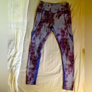 Medium Leggings with Zipper Pockets & Mesh Inlay